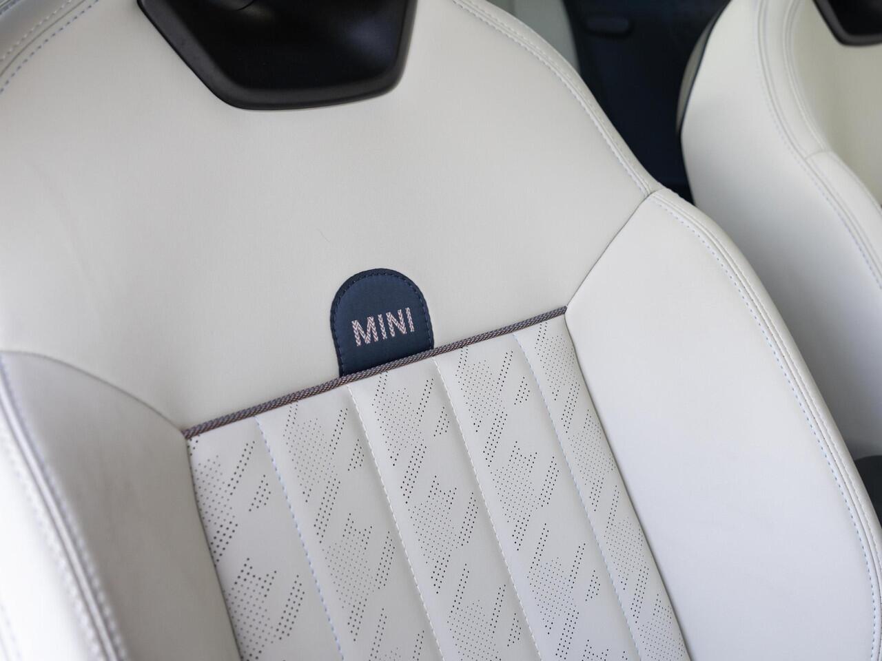 Mini COOPER 3-deurs C Favoured Trim + L Pakket