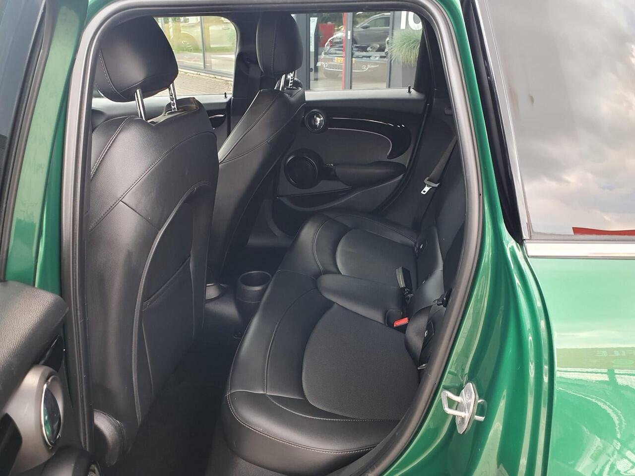 Mini COOPER 1.5 Business Edition *Automaat & Navigatie*