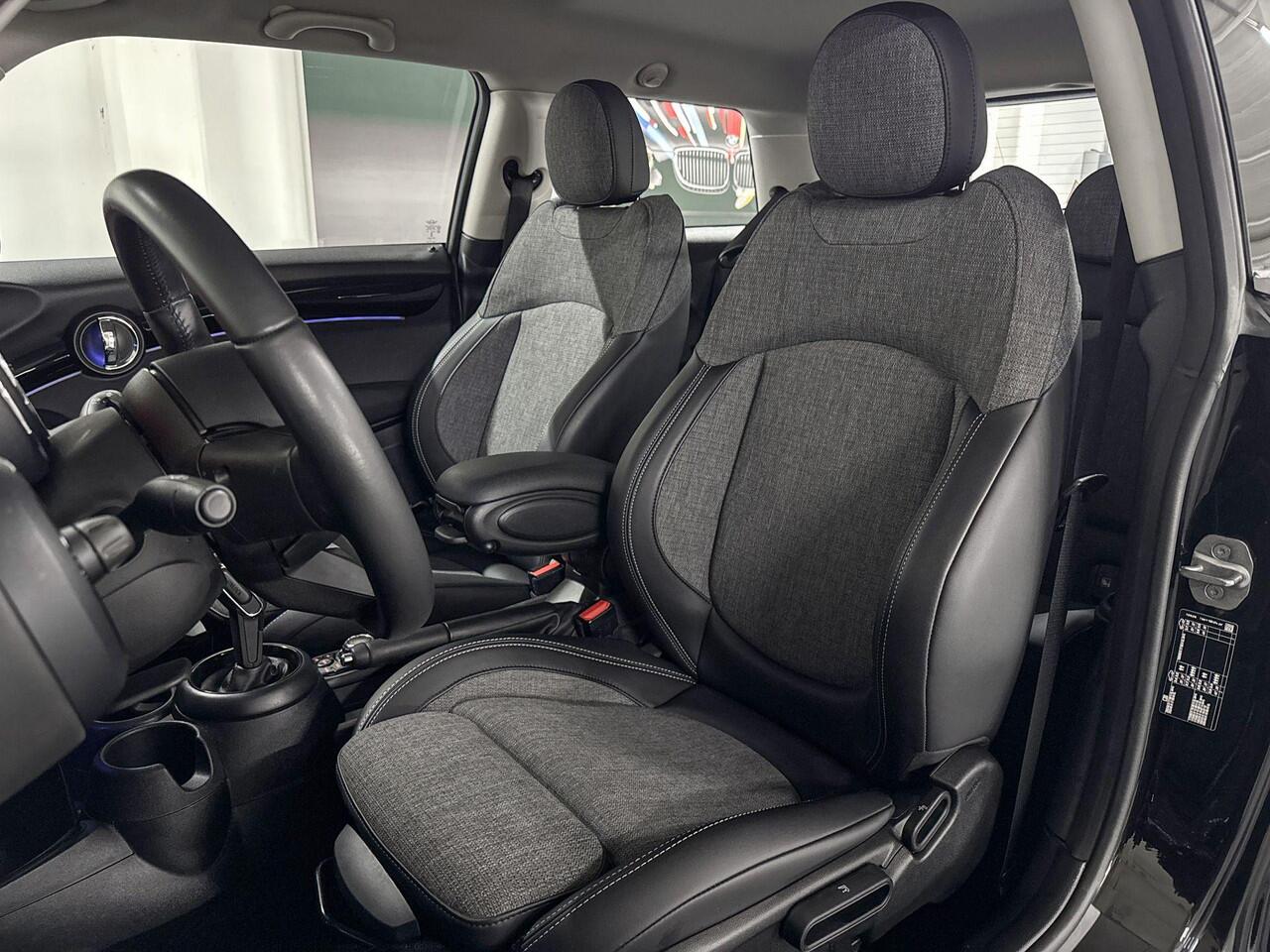 Mini COOPER 3-deurs Business Edition | Navigatiesysteem | Airco | Park Distance Control