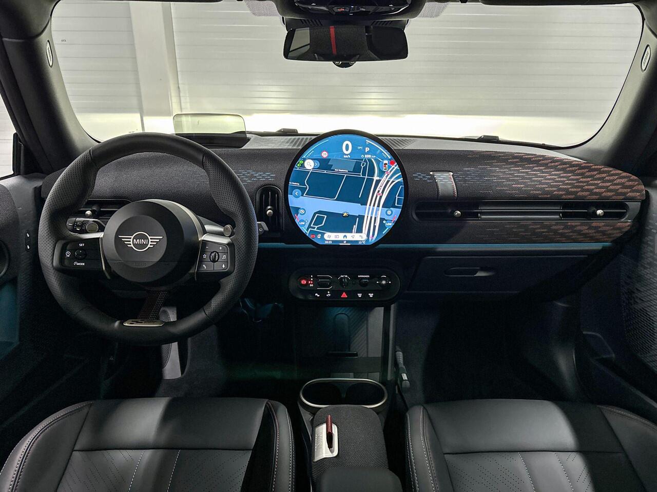 Mini COOPER C | John Cooper Works Uitvoering | Pakket M | 18" John Cooper Works Lap Spoke two-tone