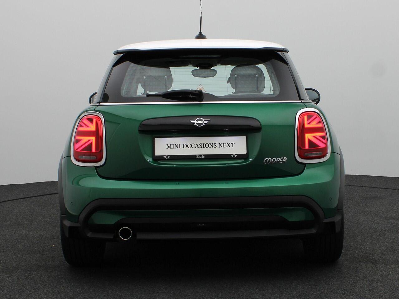 Mini COOPER 3-deurs Classic + Sportstoelen + PDC + LED + 16''