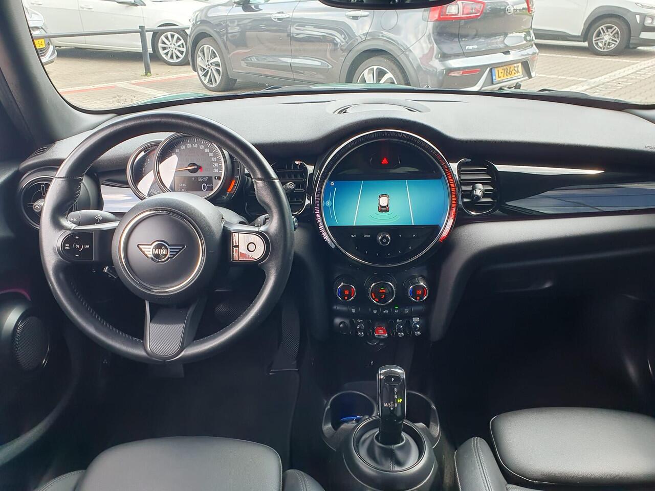 Mini COOPER 1.5 Business Edition *Automaat & Navigatie*