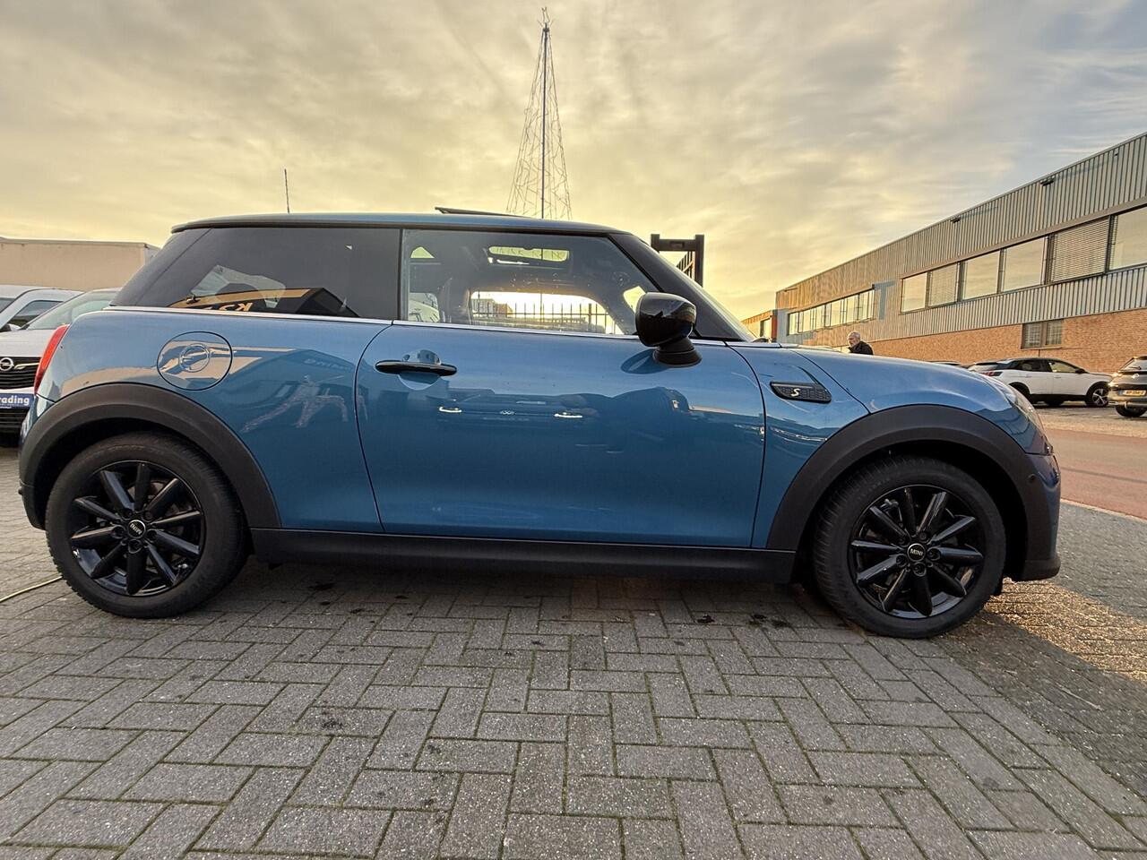 Mini COOPER E S 184PK 33kWh 100% SoH Voll leder interieur BRUIN, PANO, H-K Audio Camera APPLE CARPLAY