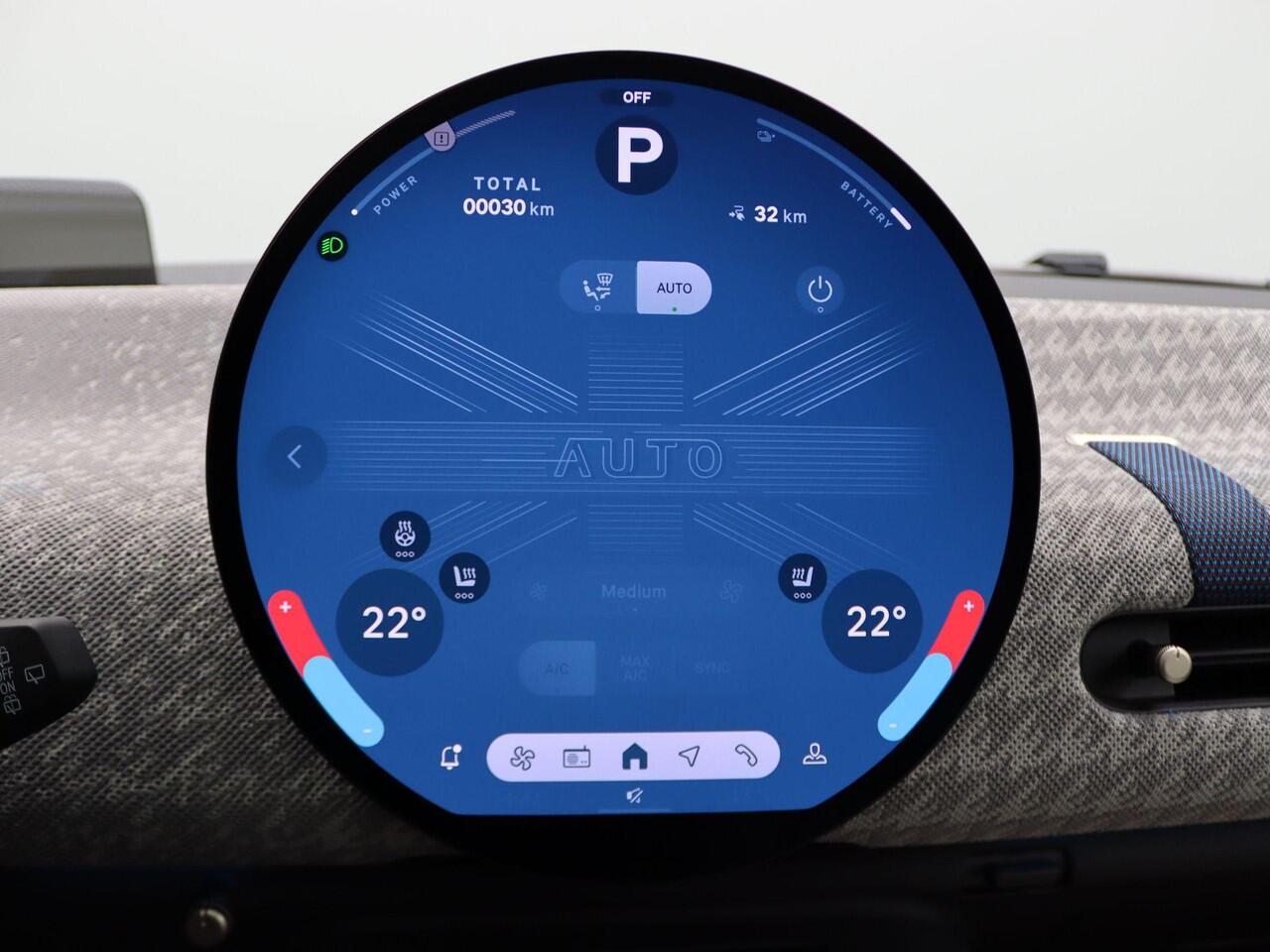 Mini COOPER 3-Deurs E Pakket L + Glazen panoramadak + Parking Assistant Plus + Harman Kardon + Elektrisch verwarmde voorstoelen + Comfort Access + 18''