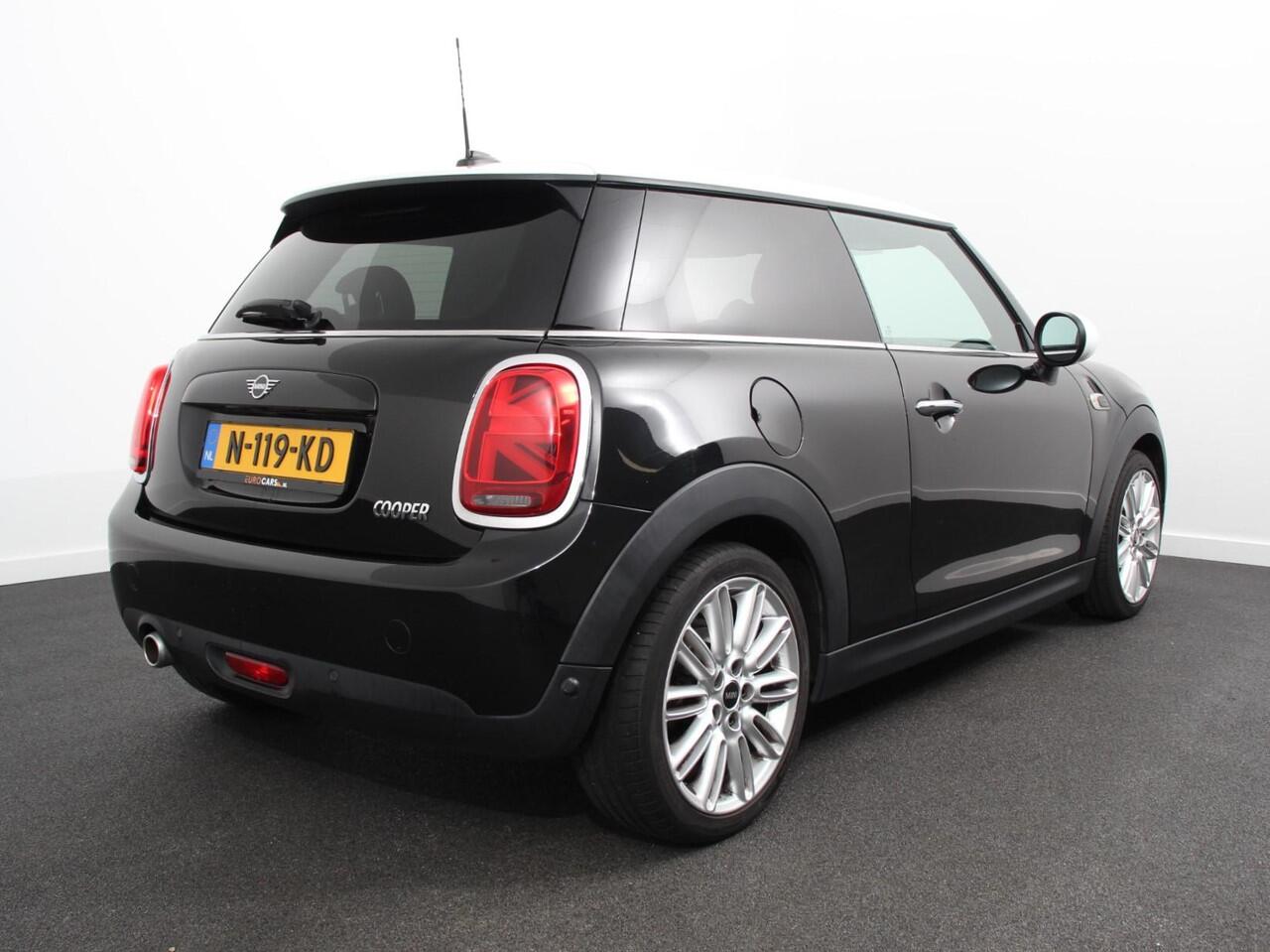 Mini COOPER Mini 1.5 136pk Chili | Climate control | Cruise control | Lichtmetalen velgen 17" | Stoelverwarming | Led