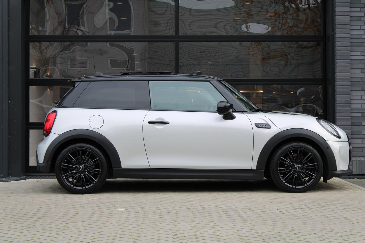 Mini COOPER Mini 1.5 Camden Plus Edition | NAP | PANO | HUD | H&K | CAMERA | CARPLAY | STOELVERW |