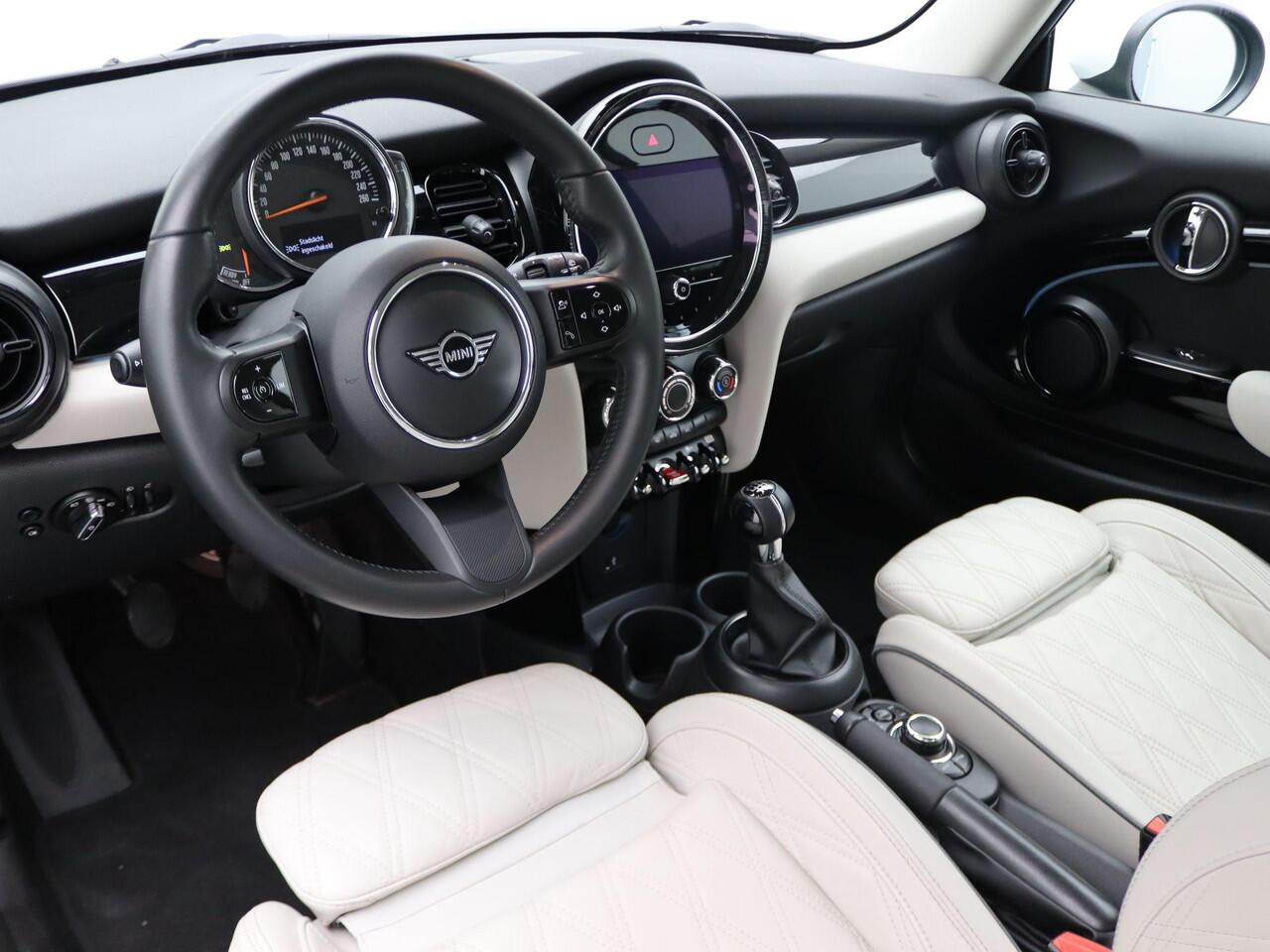 Mini COOPER 3-deurs Classic + Sportstoelen + PDC + LED + 16''