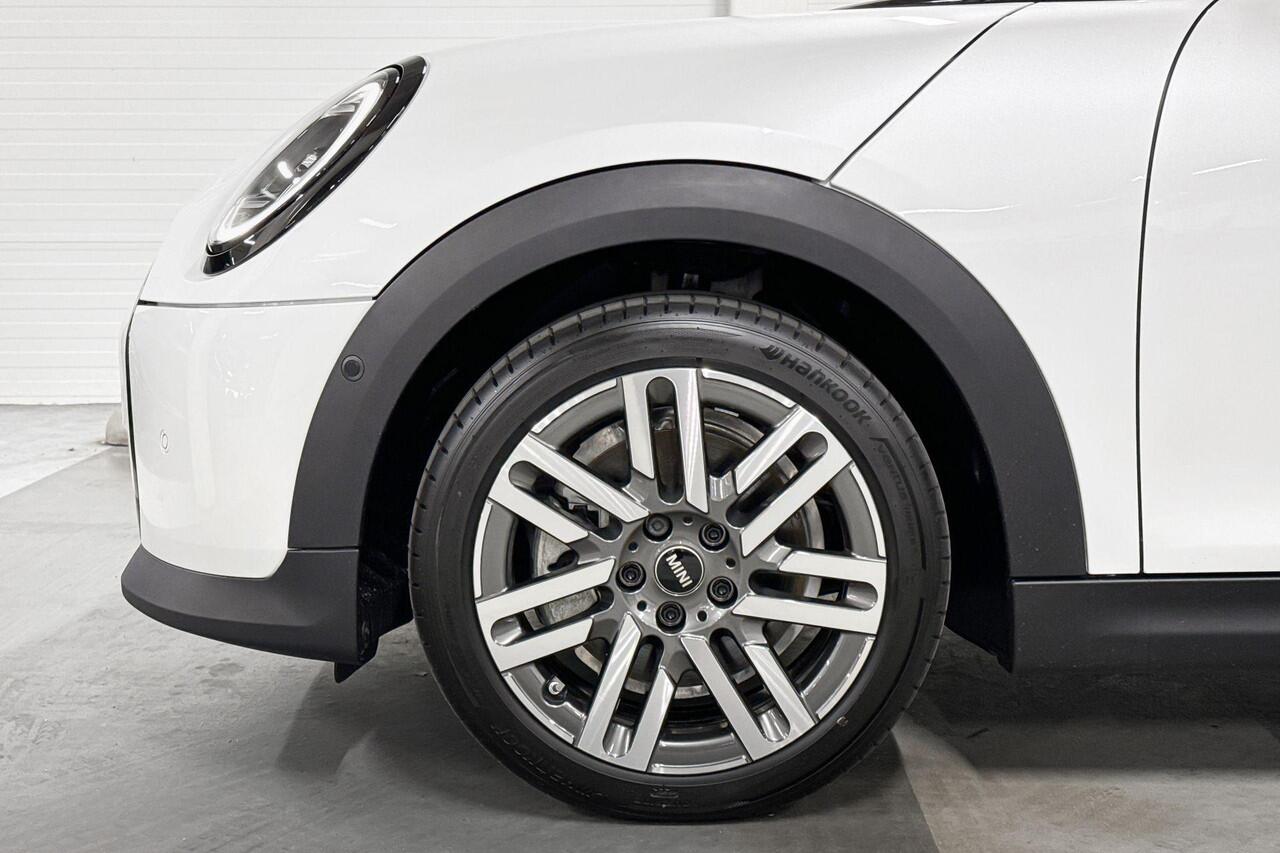 Mini COOPER C | Classic Uitvoering | Pakket M | Parallel Spoke two-tone | Selections