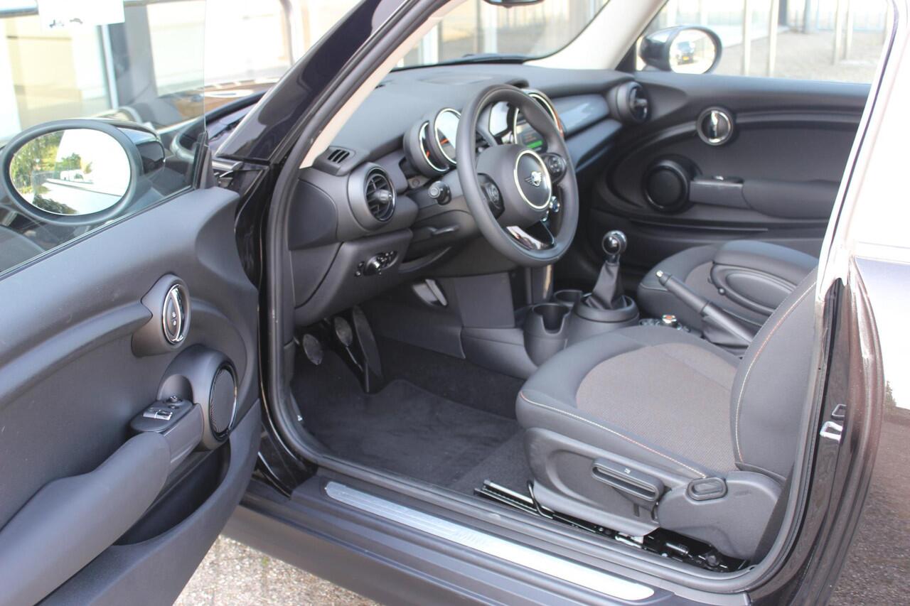 Mini COOPER Mini 1.5 Navigatie, 136PK!