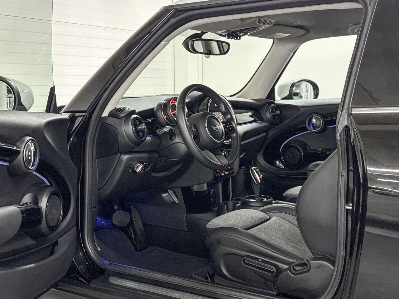 Mini COOPER 3-deurs Business Edition | Navigatiesysteem | Airco | Park Distance Control | Selections