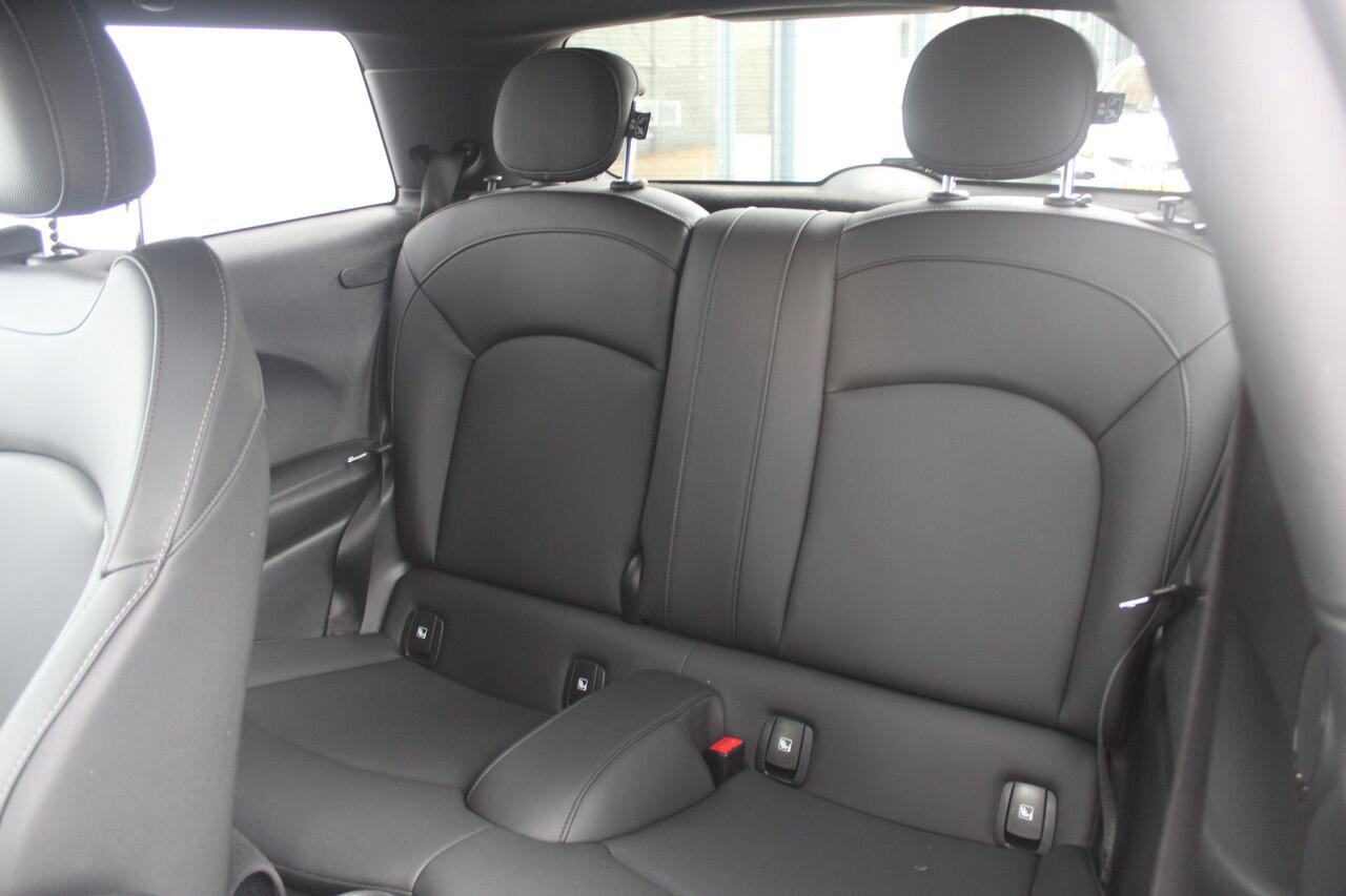 Mini COOPER Mini 1.5 Camden Go Edition Stoelverwarming l Apple carplay/ Android auto l Cruise control l Sfeerverlichting VDL auto