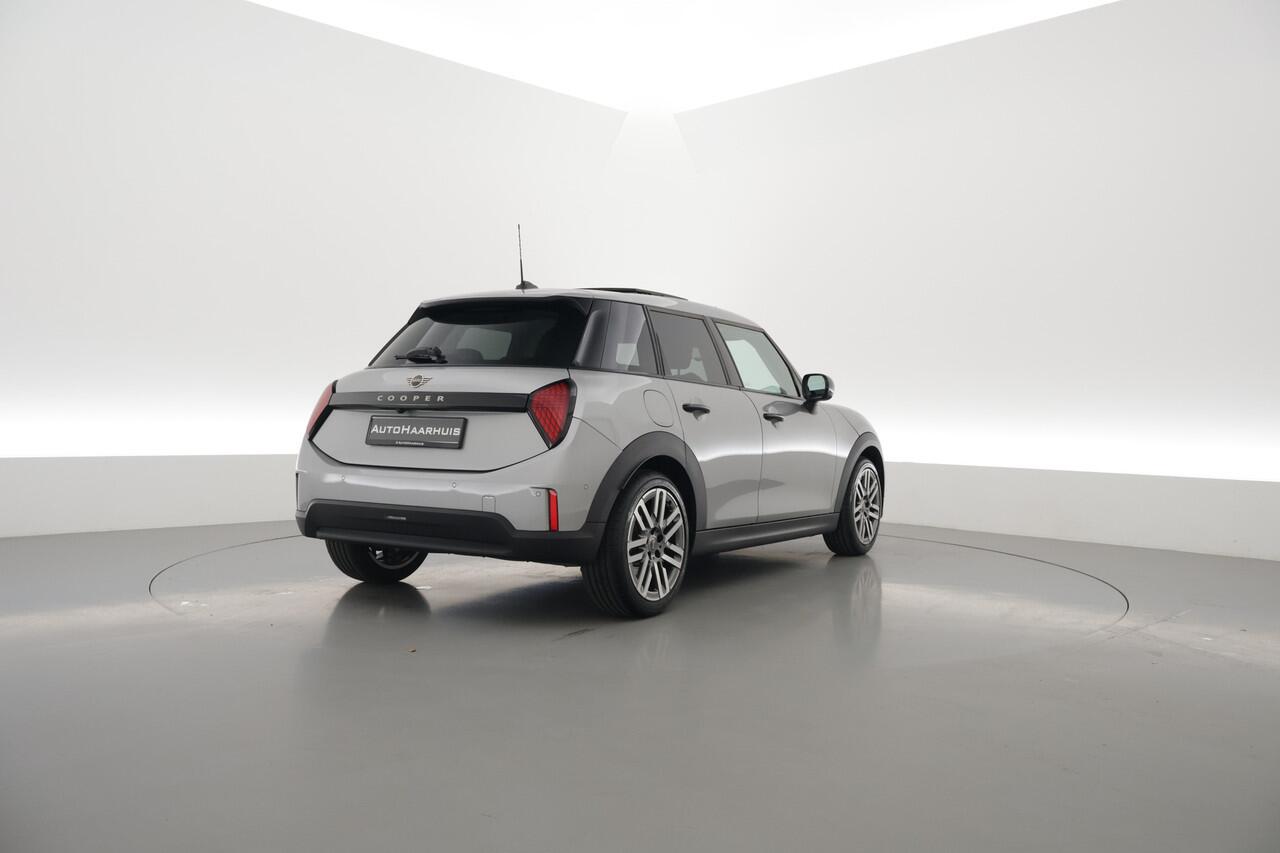 Mini COOPER Mini 1.5 C Classic - Pakket L | Pano | HUD | H&K | Cruise | 360*Camera + PDC | Keyless | Stuur + Stoelverw. | Nav + App.connect | Dodehoek | Acc V