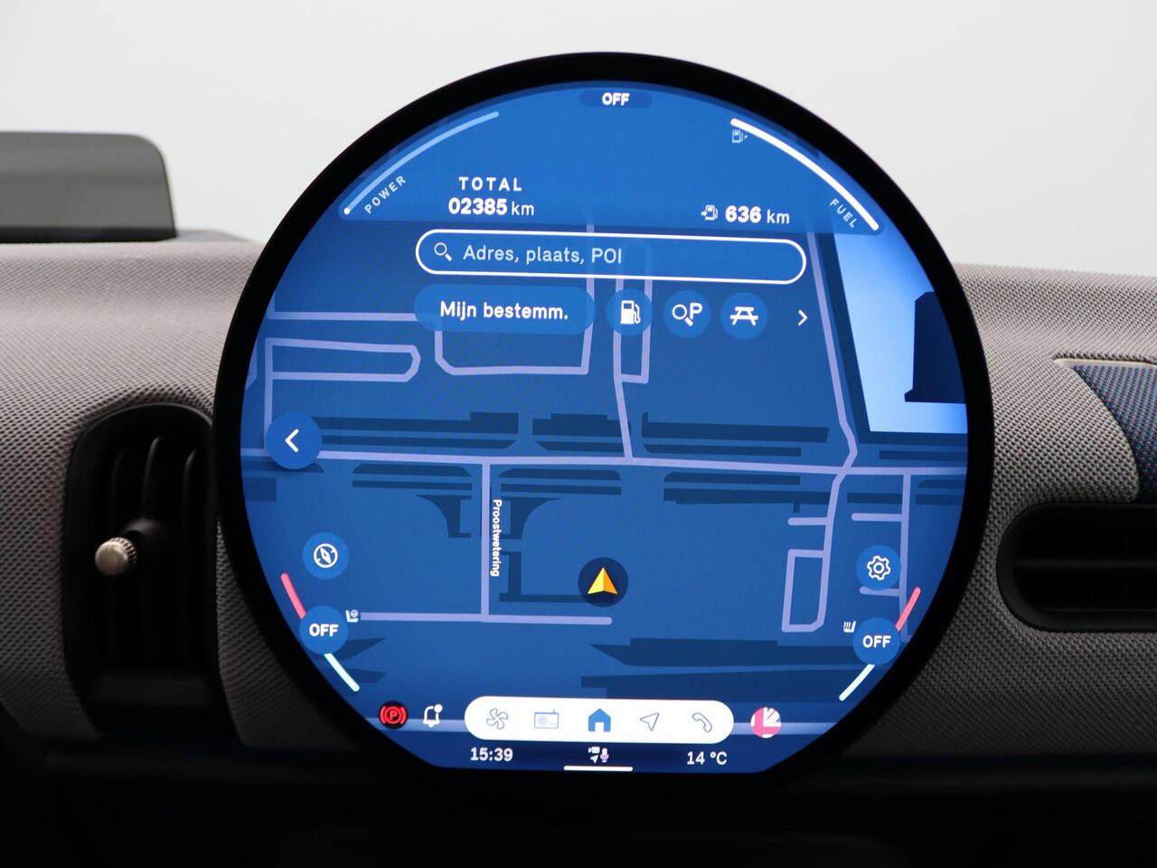 Mini COOPER Mini 1.5 C Favoured Demo voertuig korting per gereden kilometer. Neem contact op voor de actuele prijs.