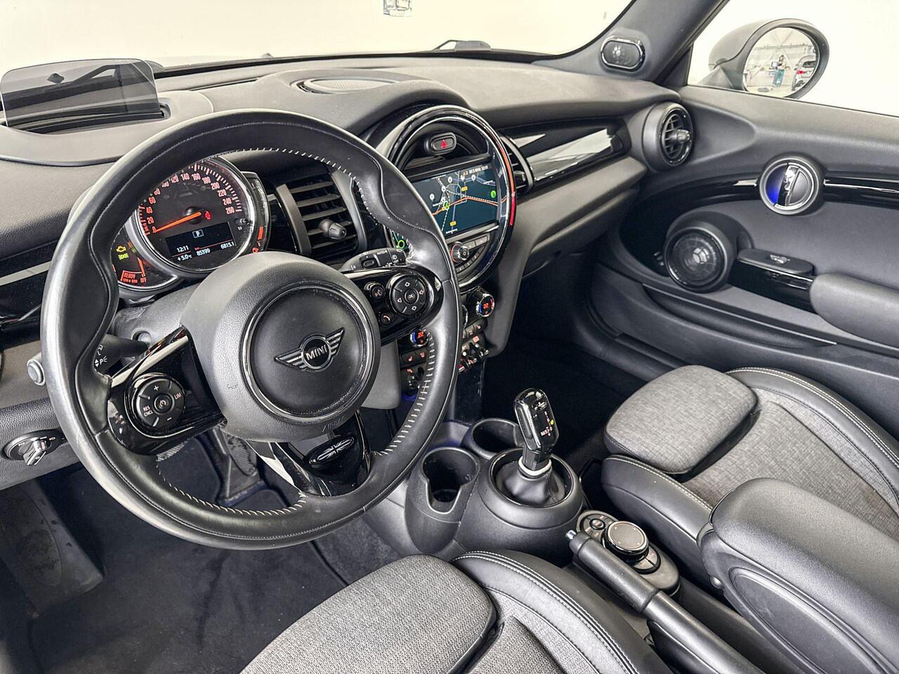 Mini COOPER 3-deurs Chili Serious Business Aut.