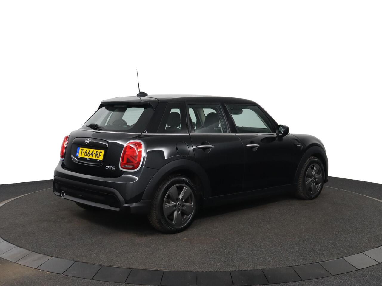 Mini COOPER Mini 1.5 Classic | Apple Carplay/Android Auto | cruise control | parkeersensor achter |