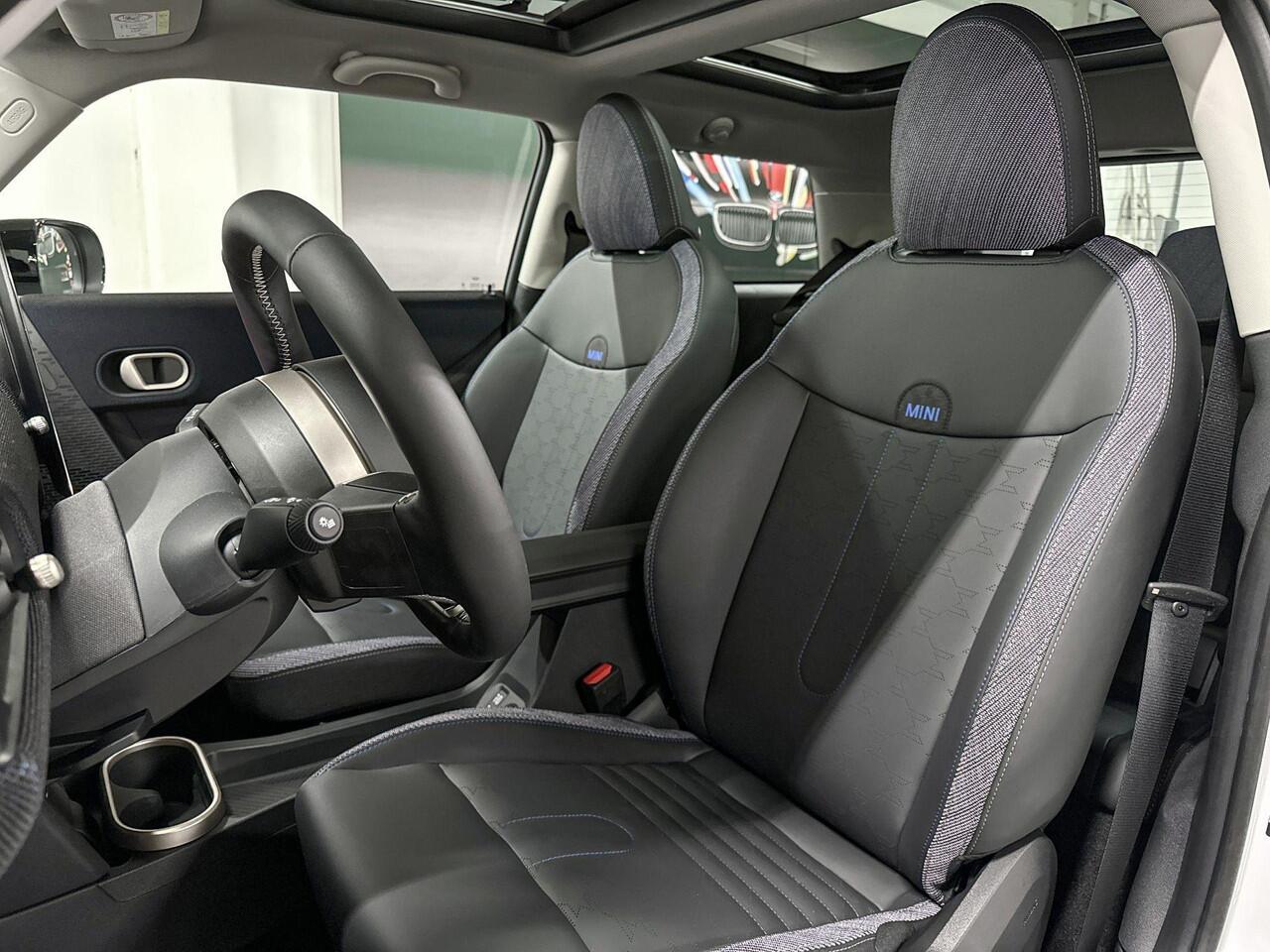 Mini COOPER C | Classic Uitvoering | Pakket M | Parallel Spoke two-tone | Selections