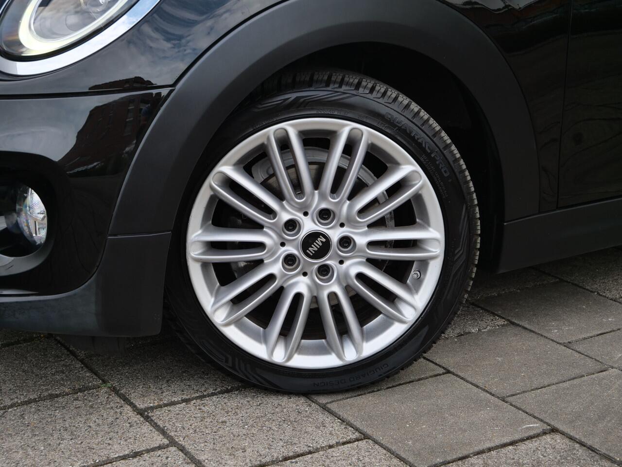 Mini COOPER Mini Cabrio 1.5 136pk Chili Stoelverwarming / Navigatie / Parkeersensoren