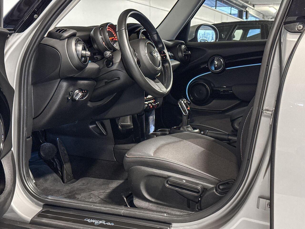 Mini COOPER 5-deurs 1.5 Classic