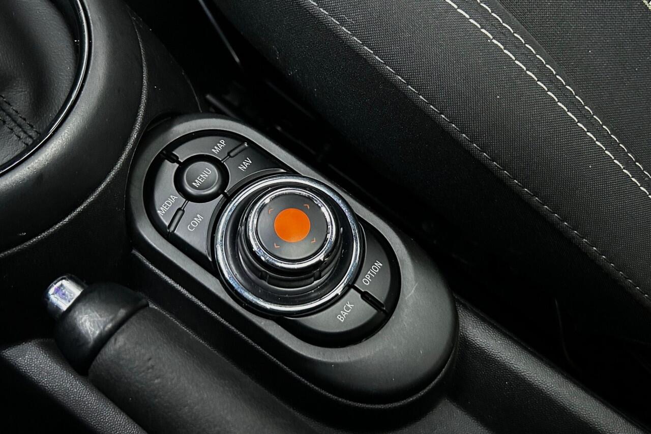 Mini COOPER Mini 1.5 Classic JCW Pakket PANO LED 17"