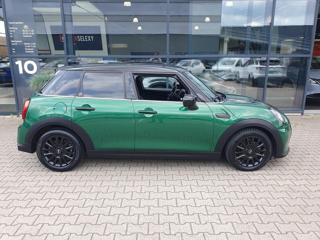 Mini COOPER 1.5 Business Edition *Automaat & Navigatie*