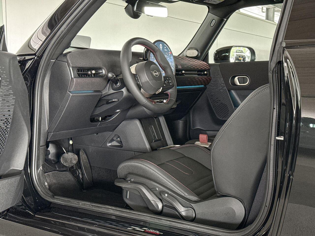 Mini COOPER 3-deurs 1.5 Cooper C John Cooper Works M | Pakket M | Dak in carrosseriekleur