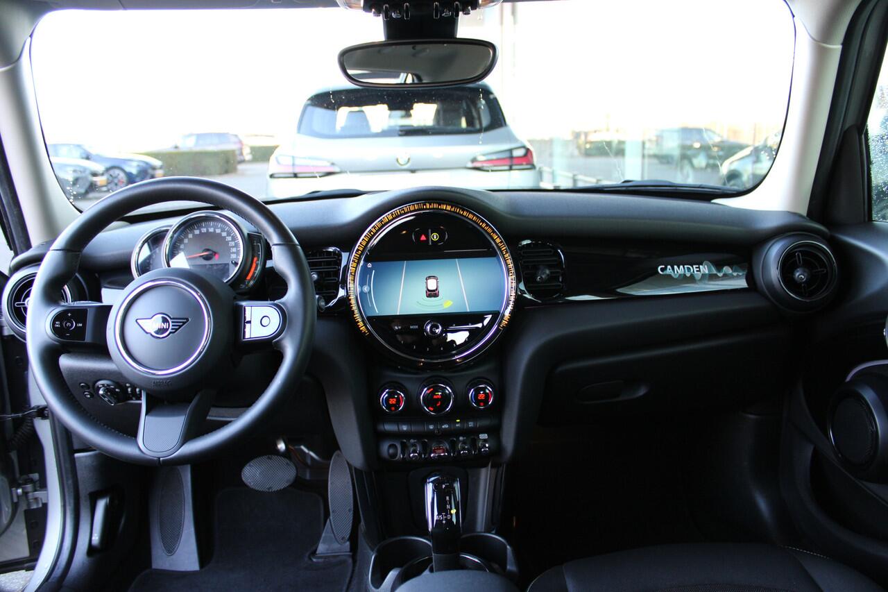 Mini COOPER Classic Automaat / LED / Airconditioning / Cruise Control / PDC / Navigatie