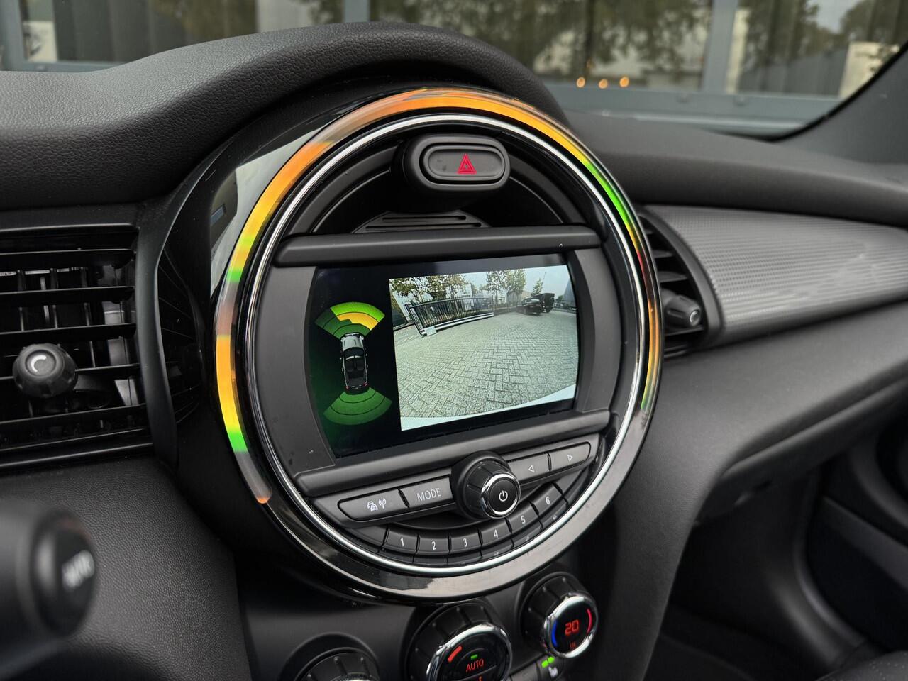 Mini COOPER Cabrio 1.5 Pepper LEDER|STOELVERWARMING|CAMERA|CARPLAY