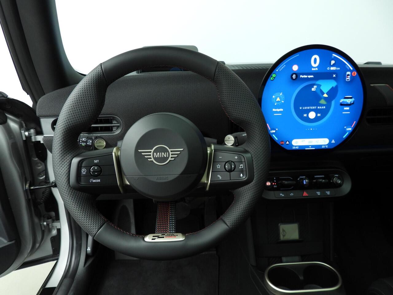 Mini COOPER 3-Deurs C C John Cooper Works Trim / Pakket M / Panoramadak / Park assist / Head-up / Alu wielen 17 inch