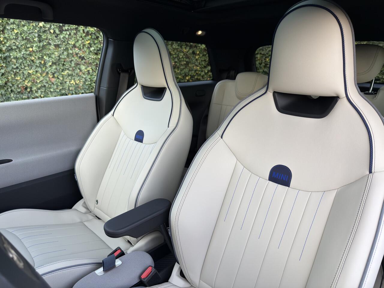 Mini COOPER Mini E | Pakket L | Panorama | Harman/Kardon | JCW Sportstoel.