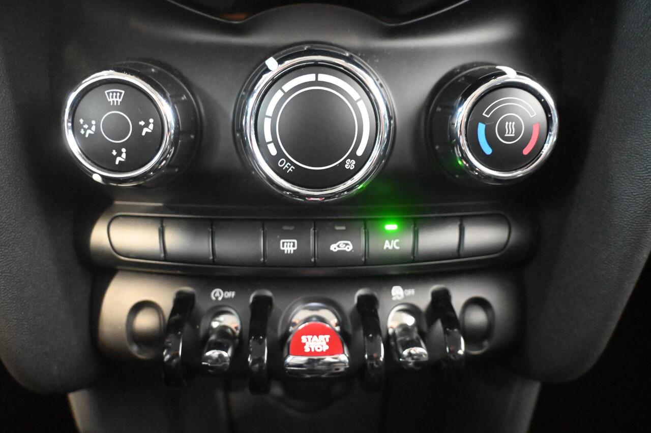Mini COOPER Mini 1.5 Airco Navigatie LED Rijklaarprijs Inruil Mogelijk!