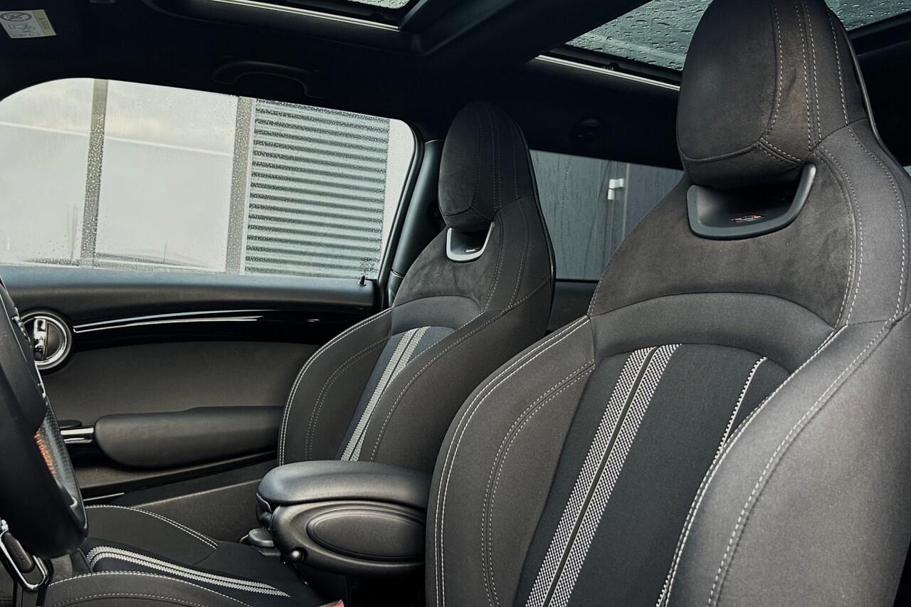 Mini COOPER Mini 1.5 Classic JCW Pakket PANO LED 17"