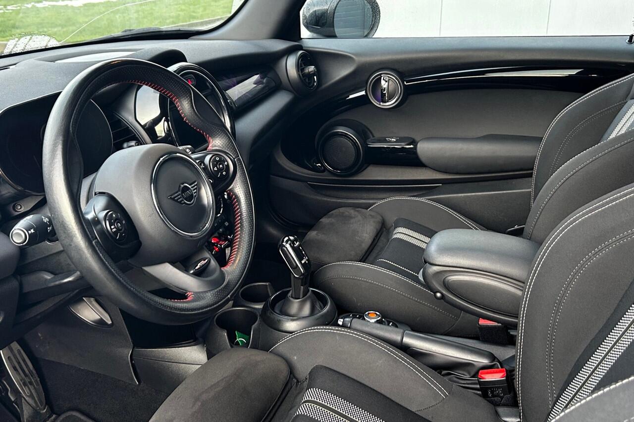 Mini COOPER Mini 1.5 Classic JCW Pakket PANO LED 17"