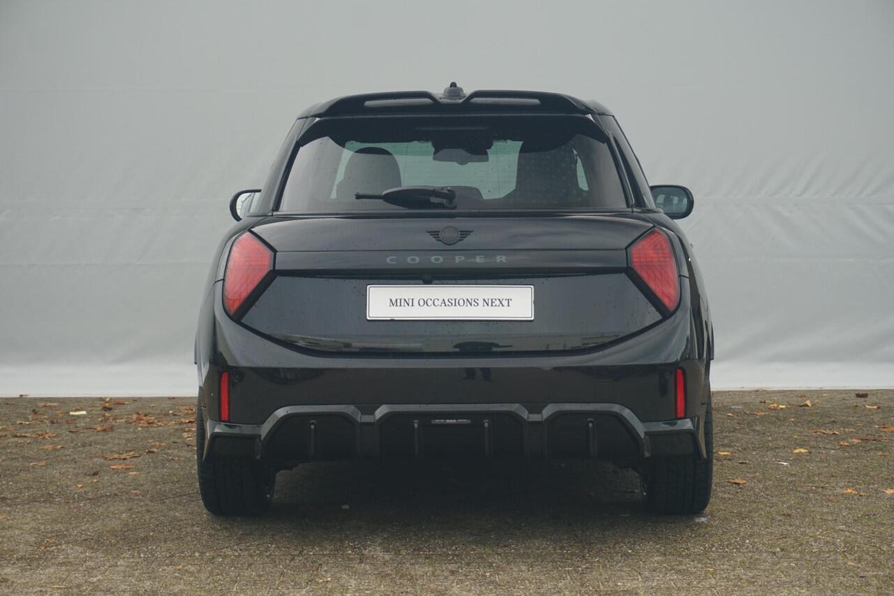 Mini COOPER 5-deurs | John Cooper Works Trim | Pakket M | Panoramadak | Head-Up Display | Driving Assistant | Comfort Access