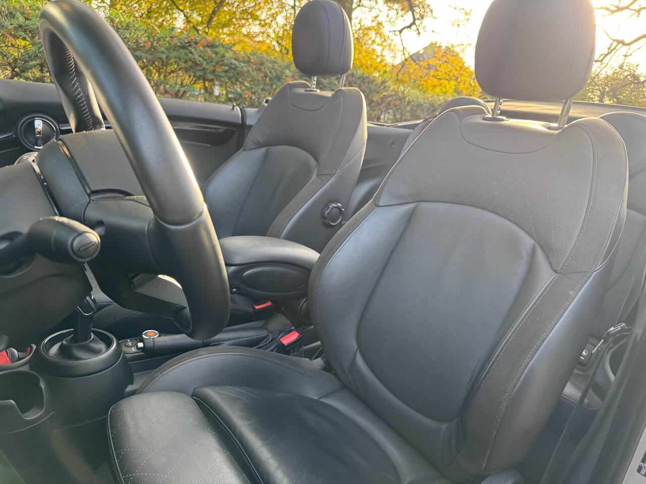 Mini COOPER Cabrio 1.5 JCW pakket