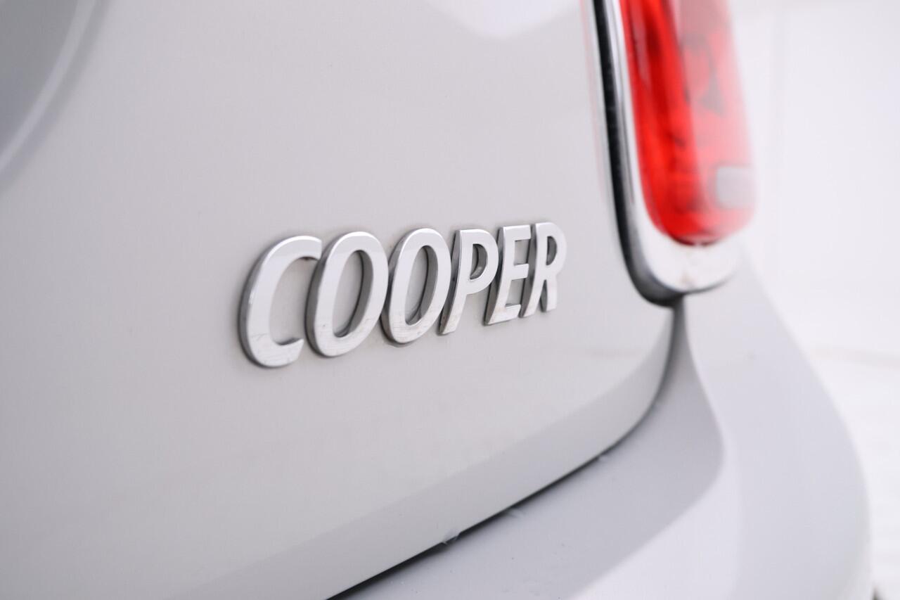 Mini COOPER Mini 1.5 Business Edition Automaat, Navigatie, Leer, Panorama,