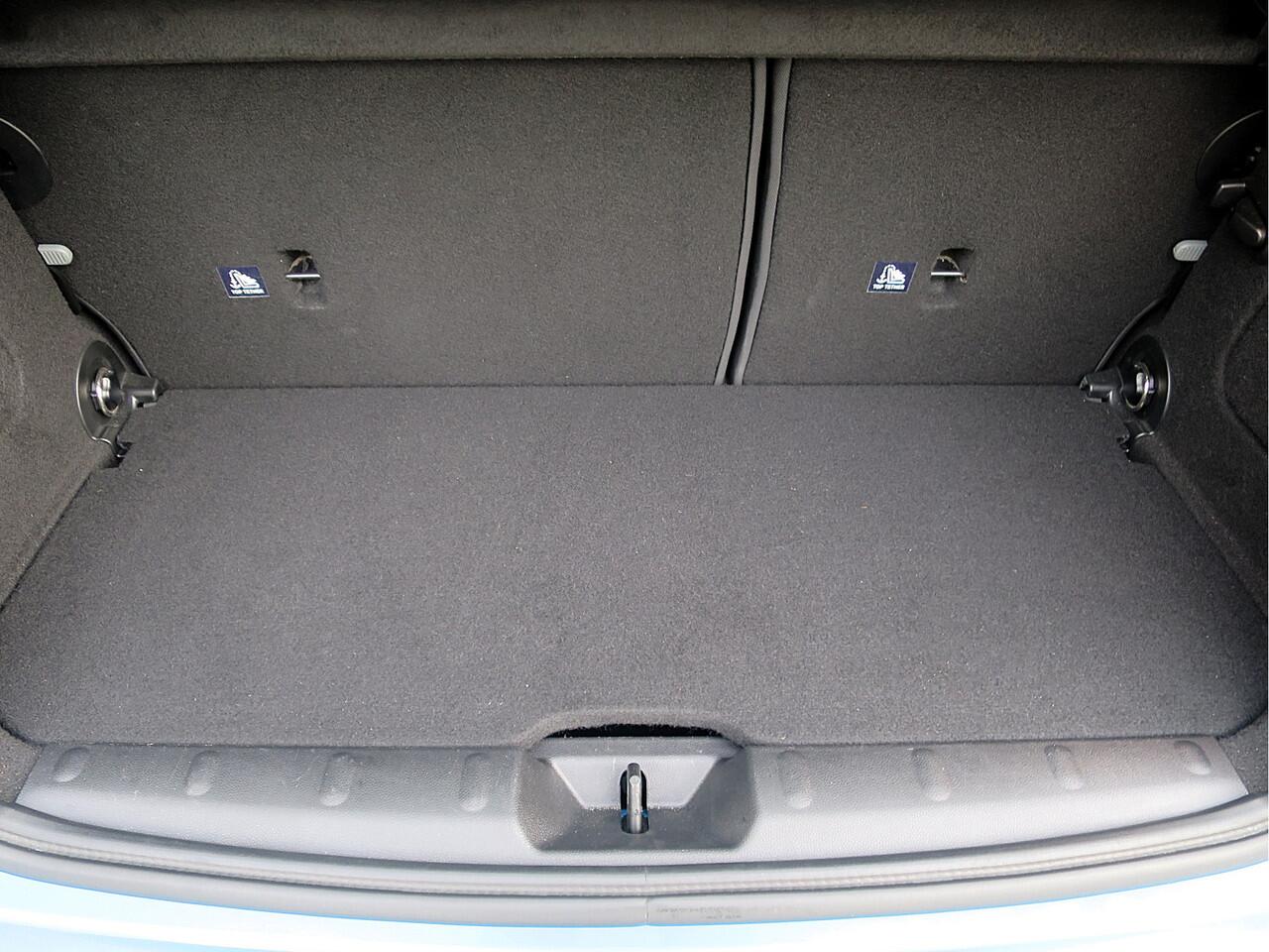 Mini COOPER 1.5 One Pepper F56 LCI met LED, Park ass., Clima, BT en 16"