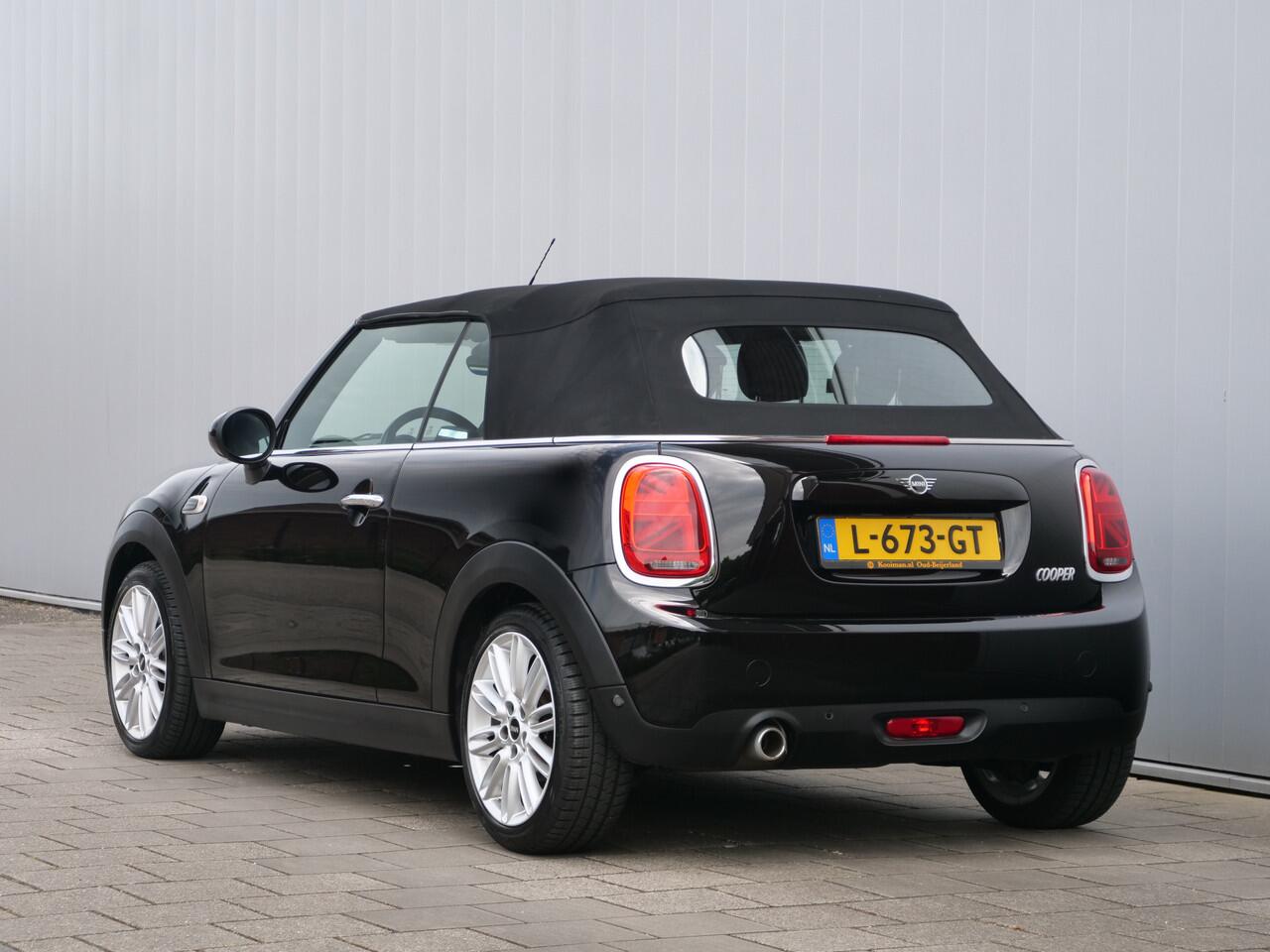 Mini COOPER Mini Cabrio 1.5 136pk Chili Stoelverwarming / Navigatie / Parkeersensoren