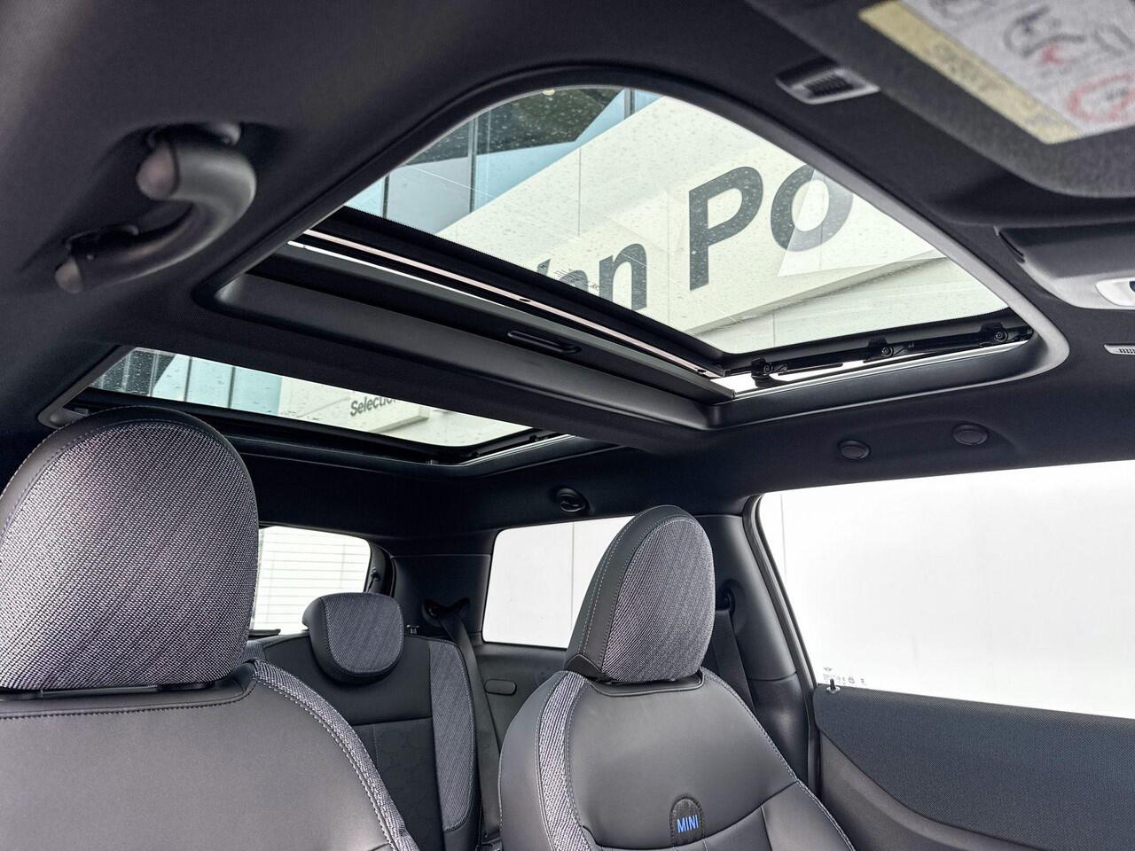 Mini COOPER 3-deurs 1.5 Cooper C Blackyard