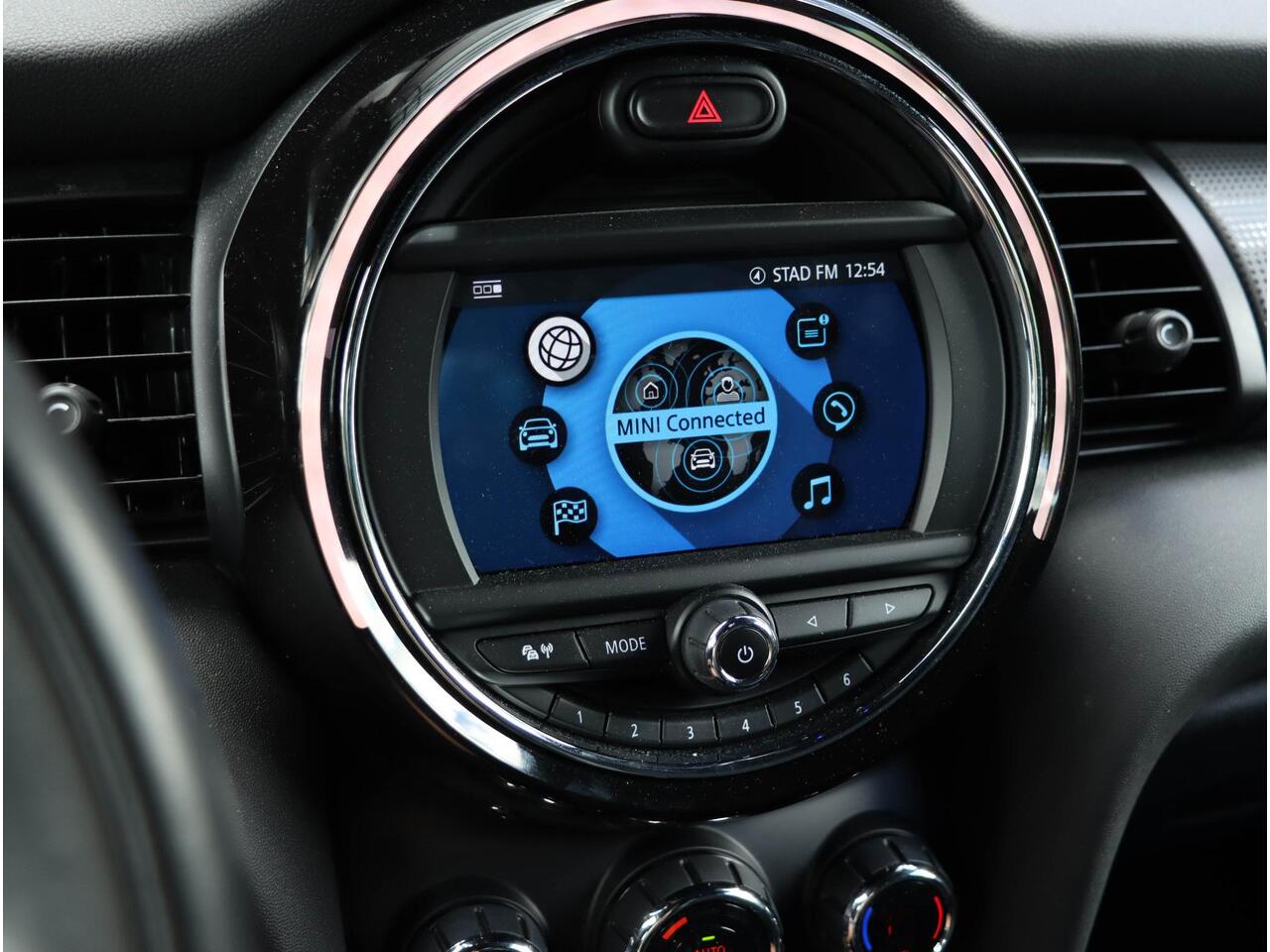Mini COOPER Mini 1.5 Automaat Harman Kardon Navigatie LED Dealeronderhouden