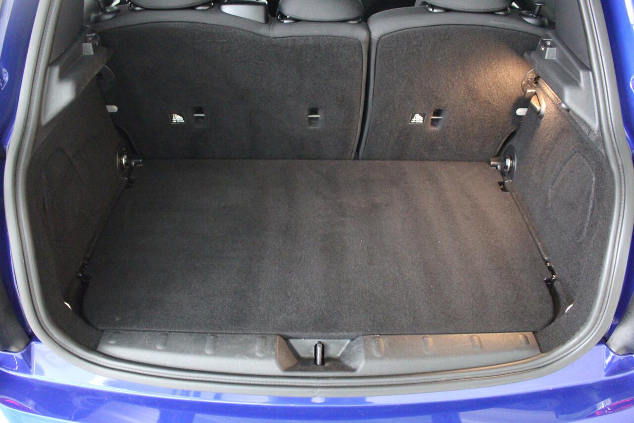 Mini COOPER Mini 1.5 Automaat JCW Pakket Navigatie | Led verlichting | Climate Control | Cruise Control