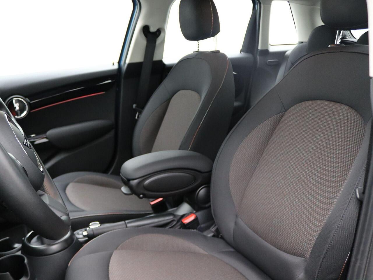 Mini COOPER 3-deurs Classic + Balance Pack + LED + DAB + 16''