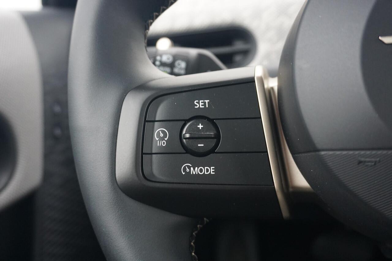 Mini COOPER 3-Deurs C Favoured / Panorama Dak / Stoel en Stuurverwarming