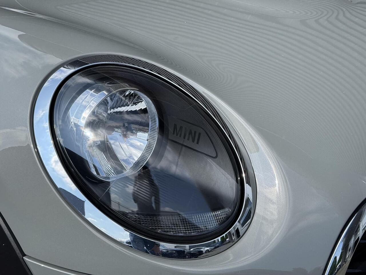 Mini COOPER Hatchback 3 deurs / Airconditioning / Elektrisch Pakket / DAB / 15 Inch / Chrome Line