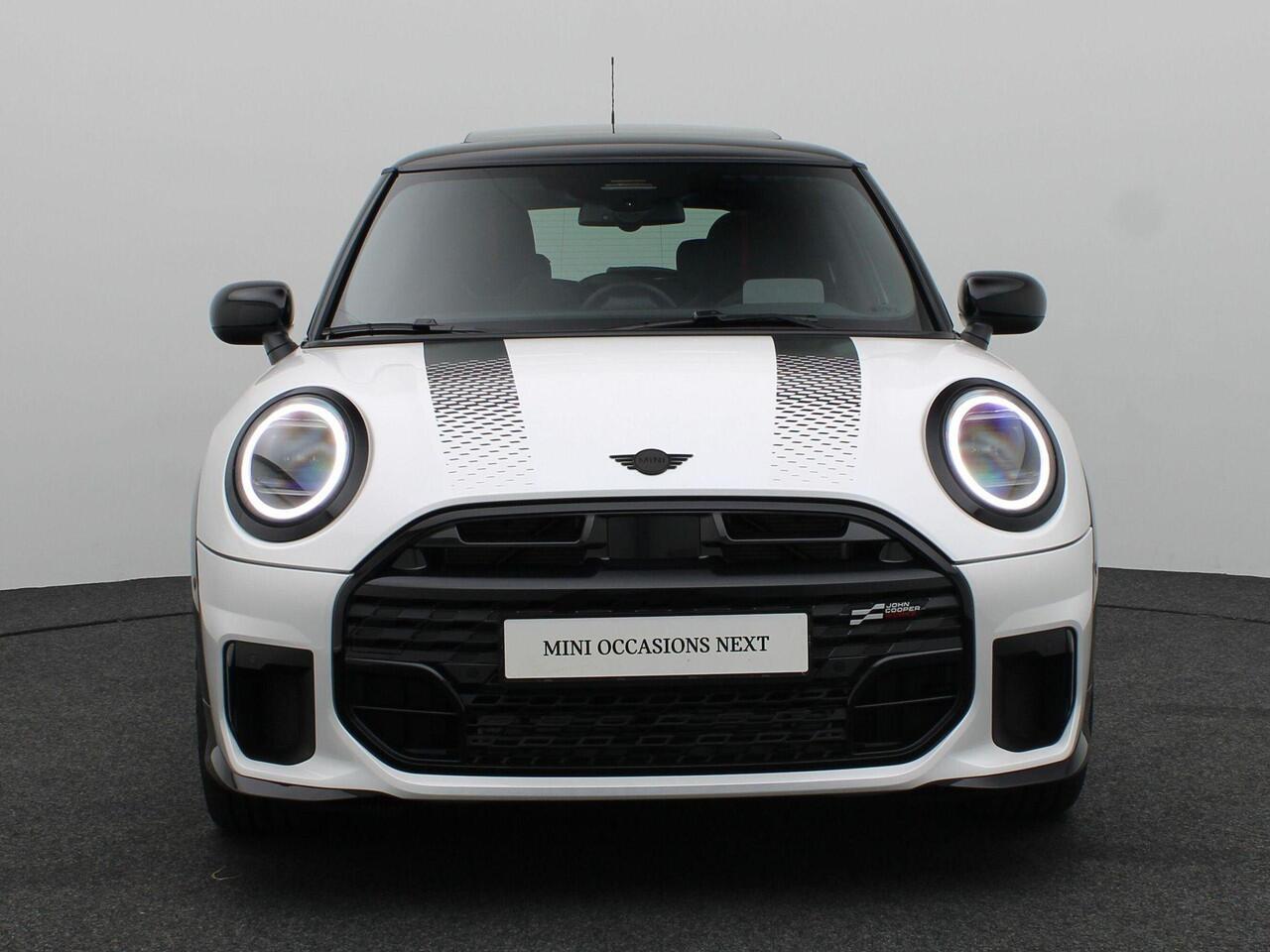 Mini COOPER 3-Deurs John Cooper Works + Pakket M + Driving Assistant + Glazen panoramadak + Parking Assistant + 17''