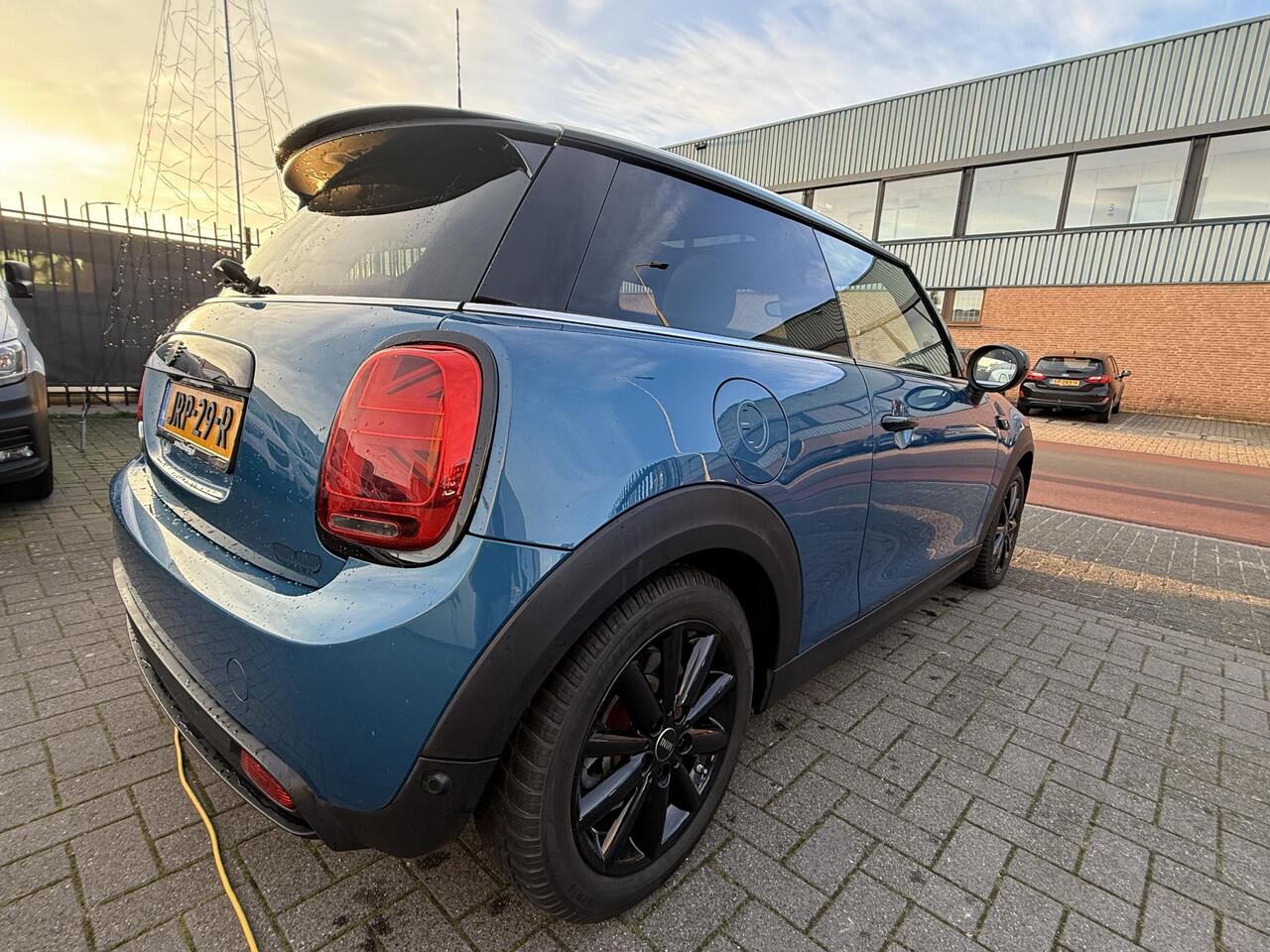 Mini COOPER E S 184PK 33kWh 100% SoH Voll leder interieur BRUIN, PANO, H-K Audio Camera APPLE CARPLAY