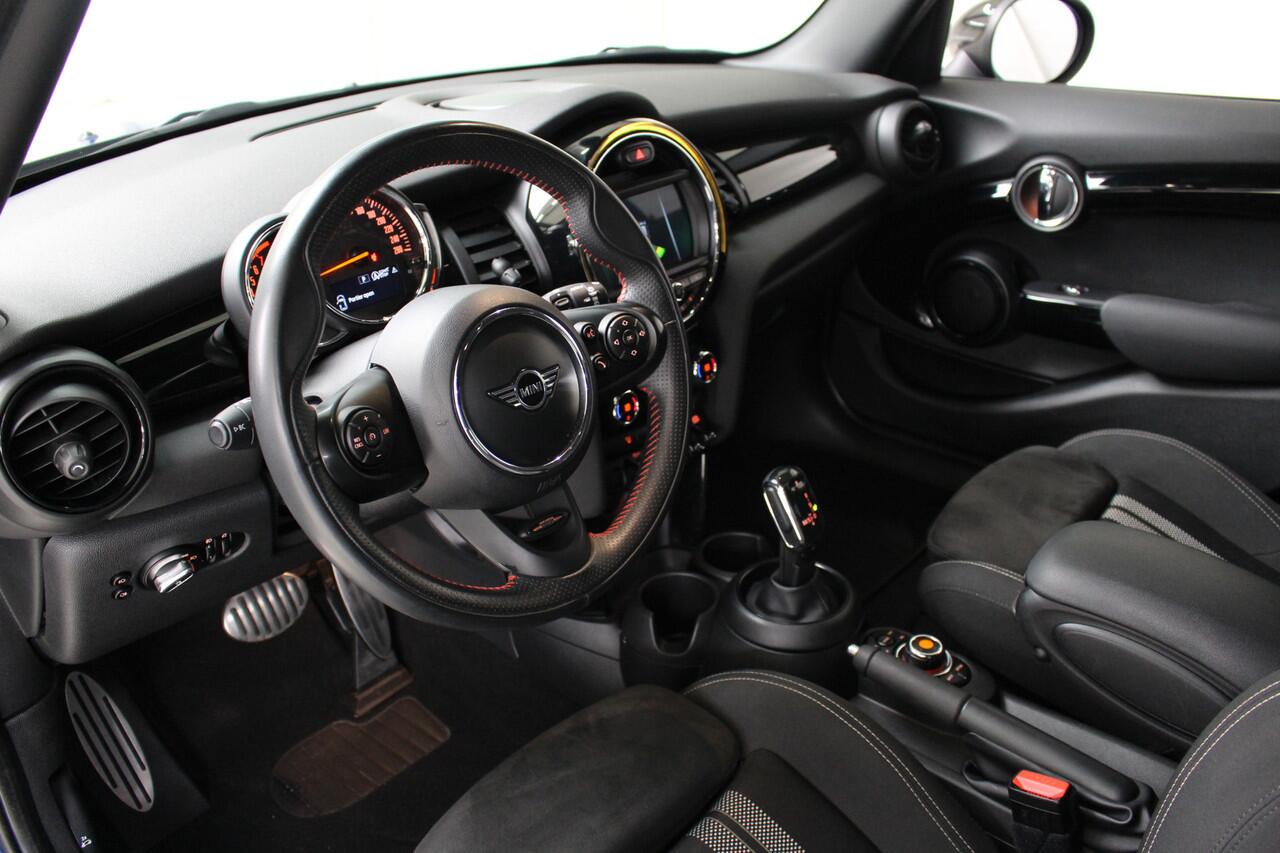 Mini COOPER Mini 1.5 Automaat JCW Pakket Navigatie | Led verlichting | Climate Control | Cruise Control