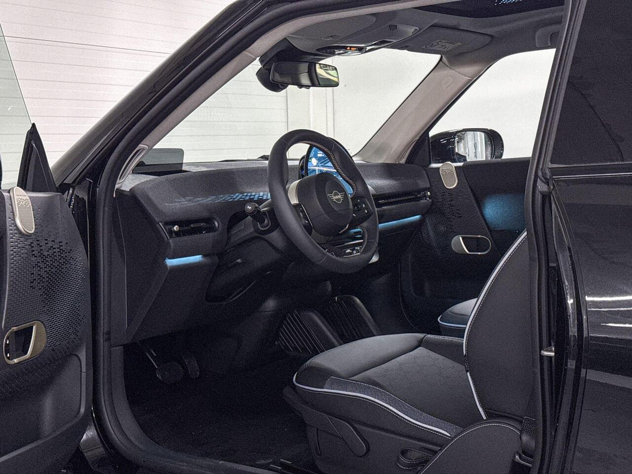 Mini COOPER E | Classic Uitvoering | Pakket L | 17" Parallel Spoke 2-tone