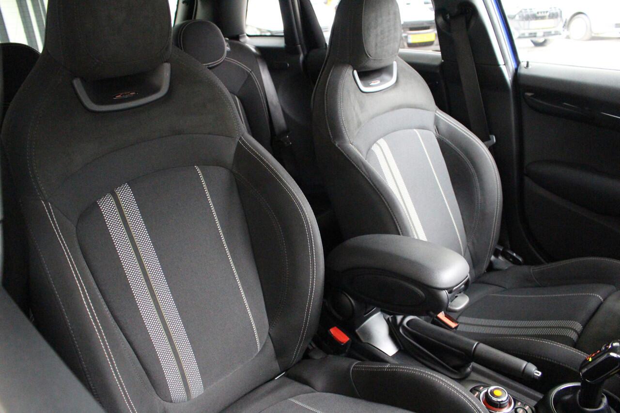 Mini COOPER Mini 1.5 Automaat JCW Pakket Navigatie | Led verlichting | Climate Control | Cruise Control