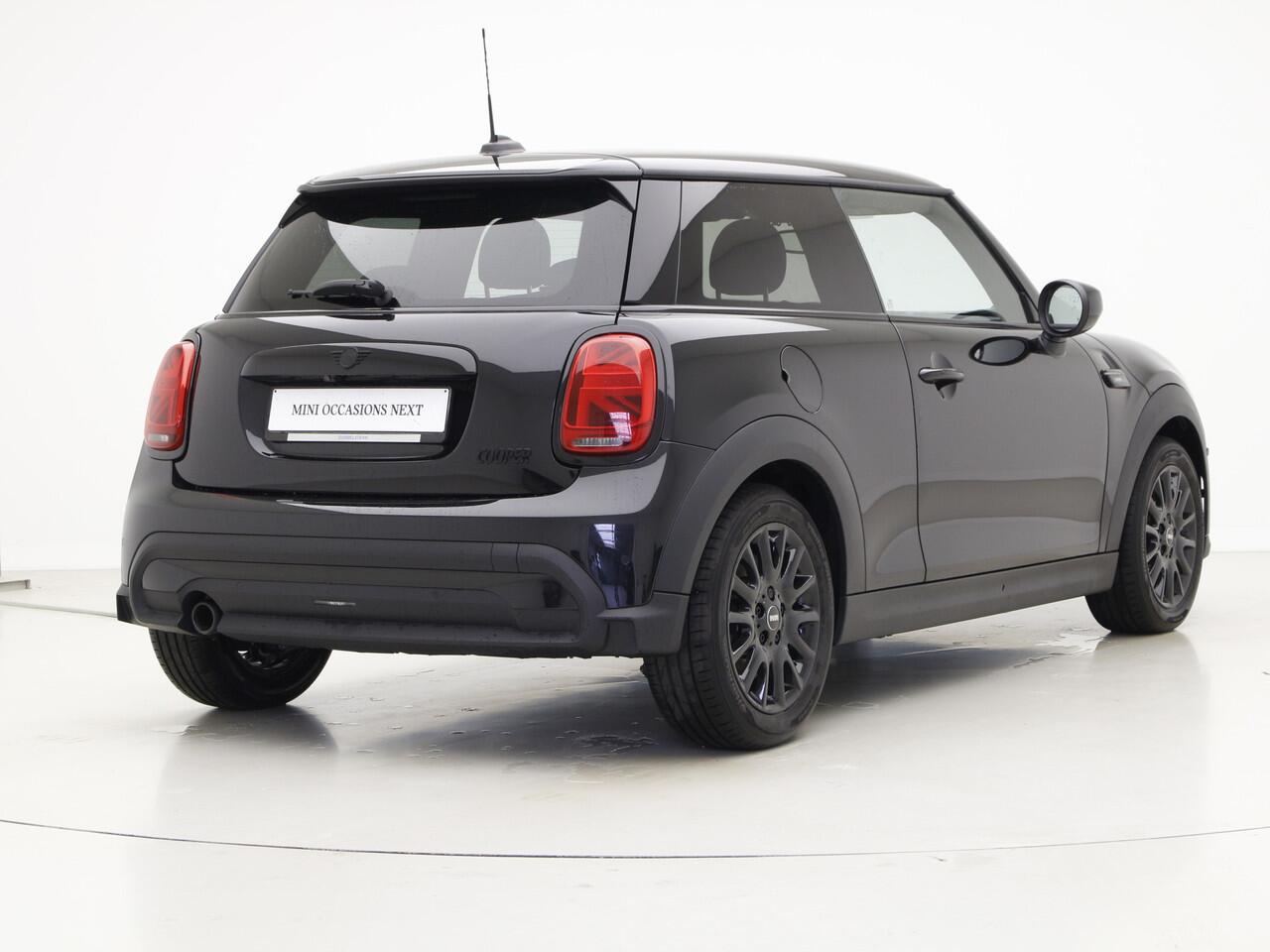 Mini COOPER 3-deurs Camden Edition | Camera | Stoelverwarming | Privacy glass | Piano Black exterior |