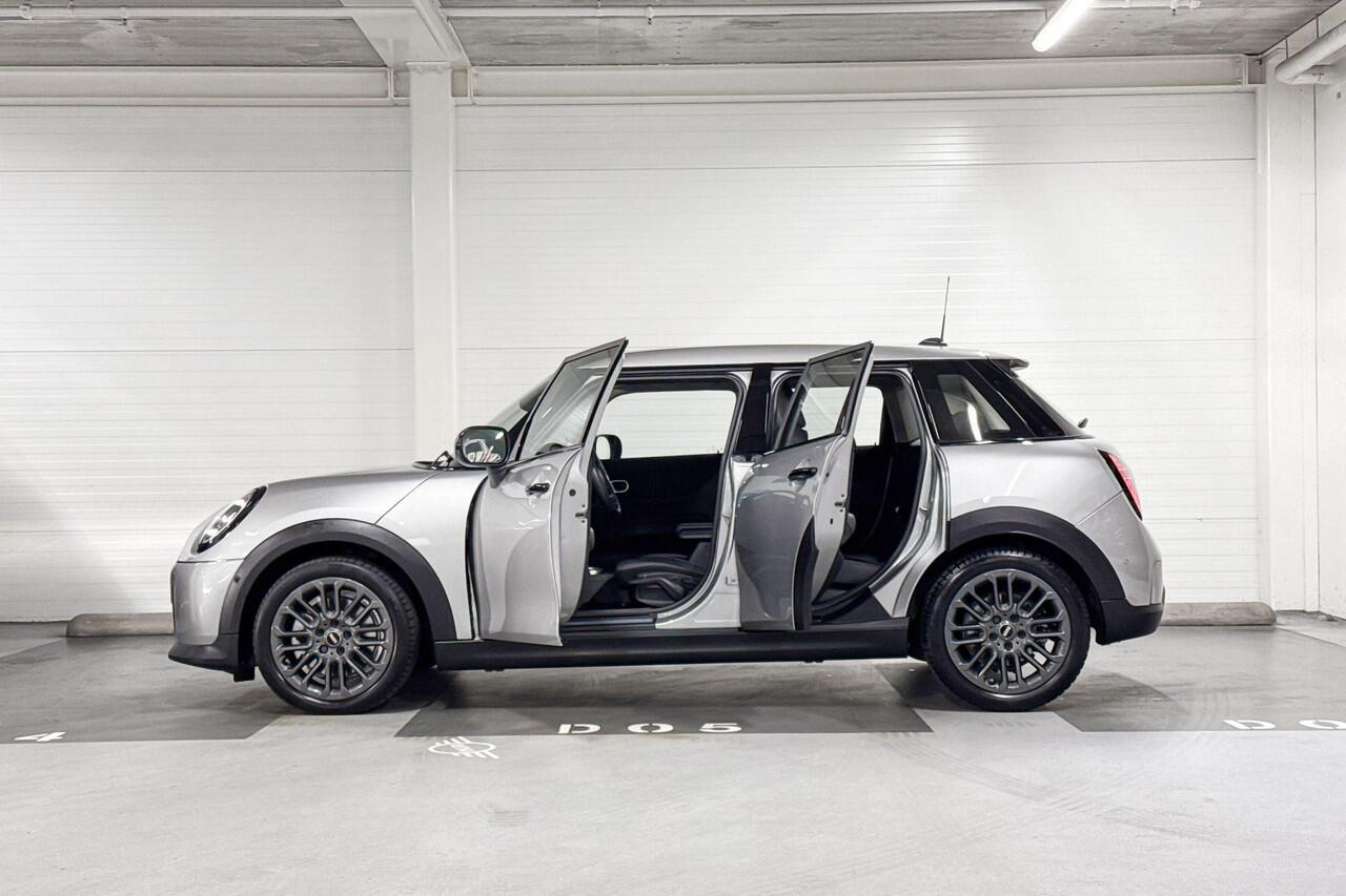 Mini COOPER 5-deurs C | Classic uitvoering | Pakket S | 17" U-Spoke grey